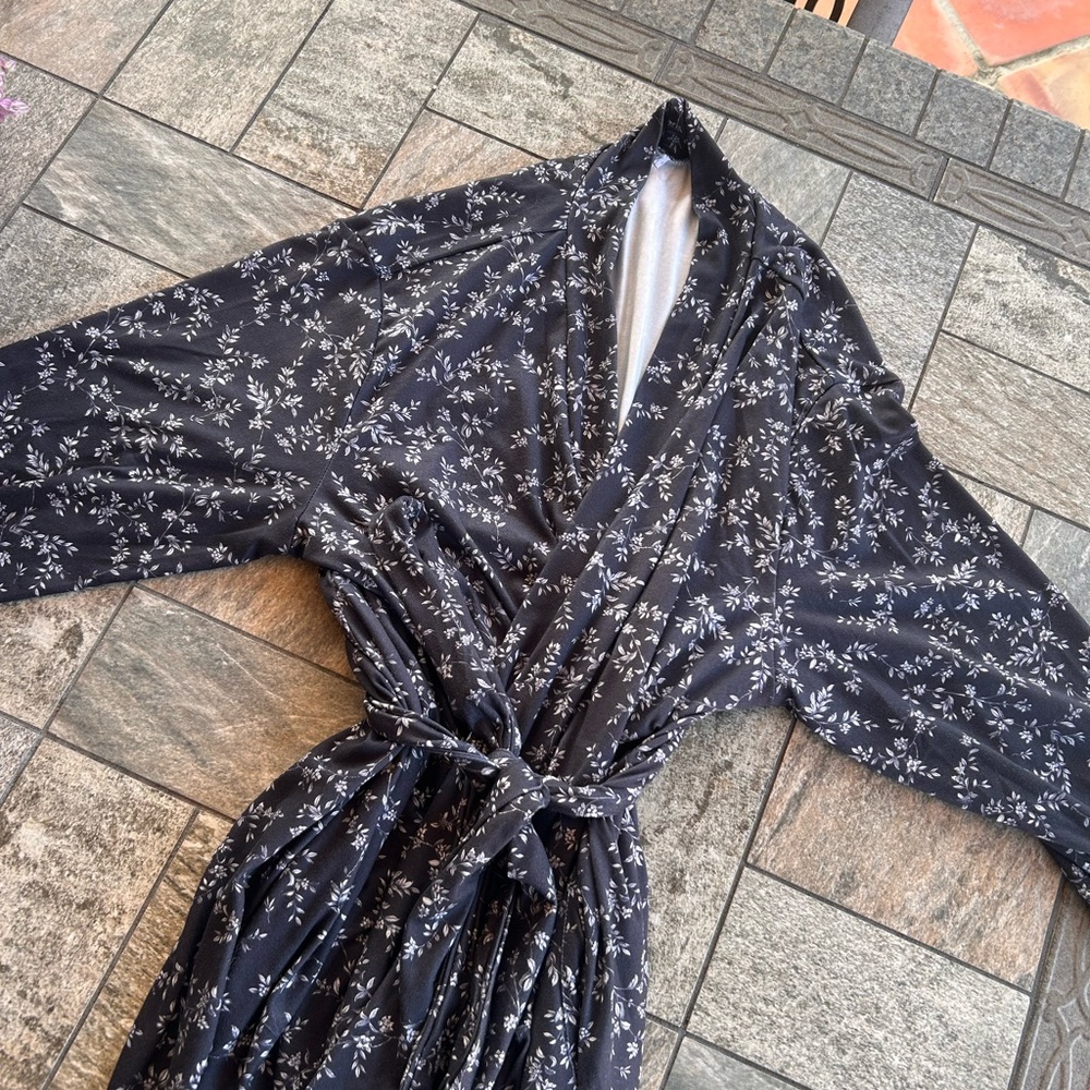 Amazon Brand Women’s Robe - Picture 2 of 8